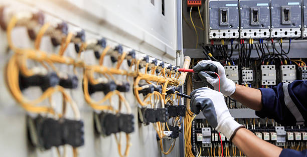 Professional Electrician technician working in Stonecrest, GA